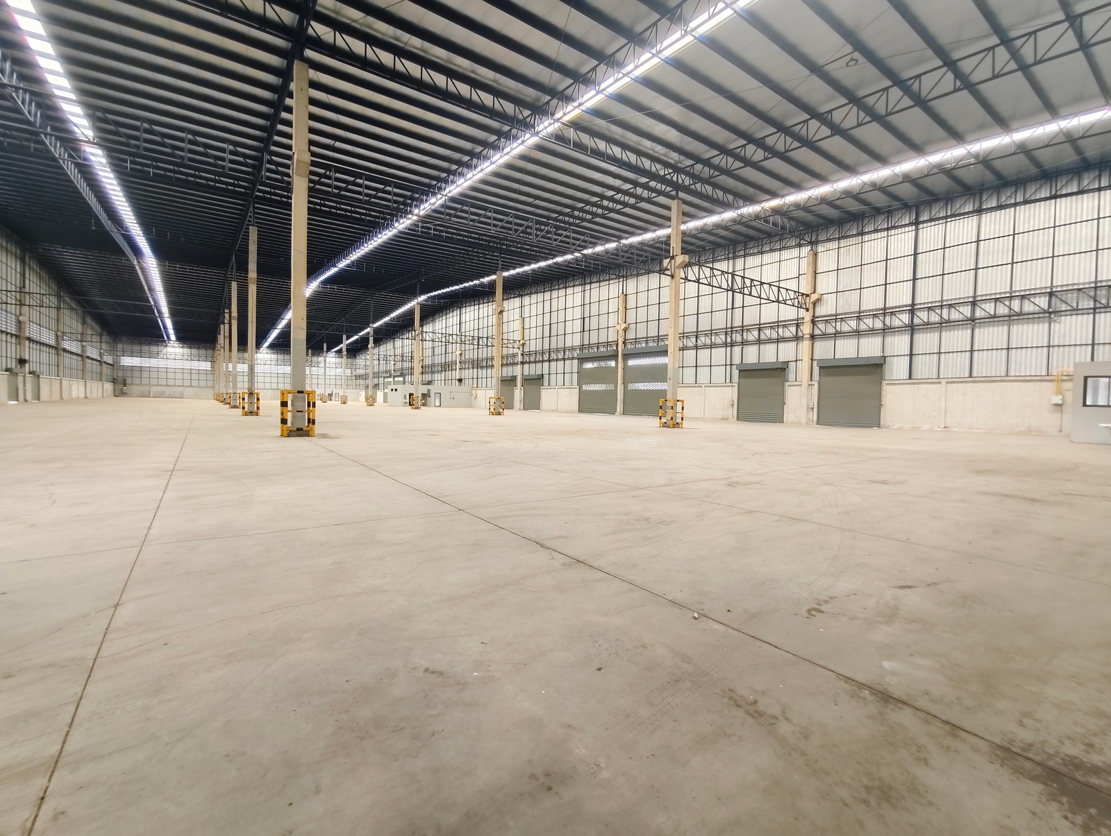Freezone ฟรีโซน โกดัง/โรงงาน ให้เช่า ขนาด7,200 ตร.ม. มี leveler Dock 8 ตัว+2 ประตู  อ.บางละมุง  ใกล้เครือสหพัฒน์ ,ใกล้WHA ชลบุรี 1, ห่างจากเรือแหลมฉบัง12km. สนใจติดต่อคุณจิน 0851505763 – รูปที่ 3