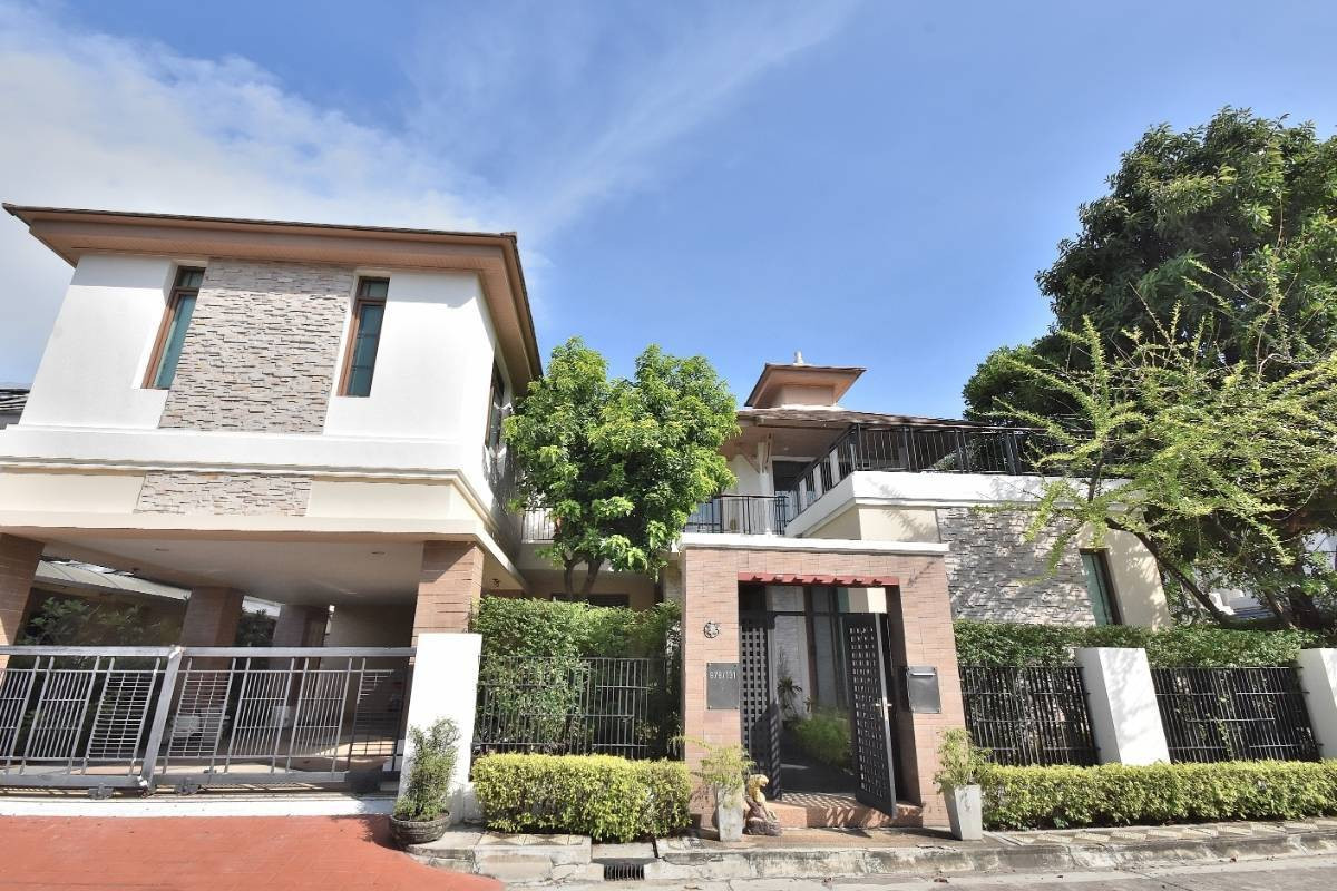 Narasiri Pattanakarn-Srinakarin: 109.90sqwah 550sqm. 3bed 4bath 110,000/mth. Am: 0656199198