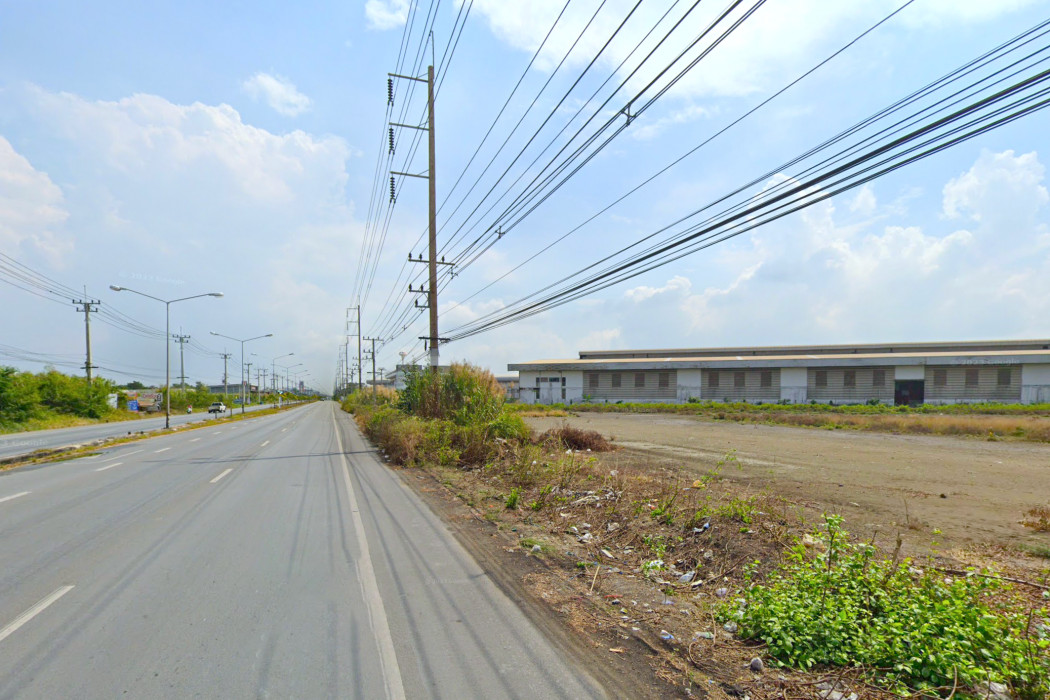 Land for sale in Ban Phaeo, Samut Sakhon, 12 rai, located on a roadside near Rama 2 Road Land for sale in Ban Phaeo, Samut Sakhon, 12 rai, located on a roadside near Rama 2 Road
