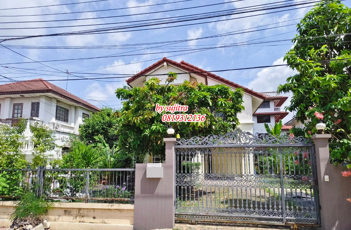 For rent, 2-story detached house, 86 sq m., in Chollada, Bang Bua Thong.