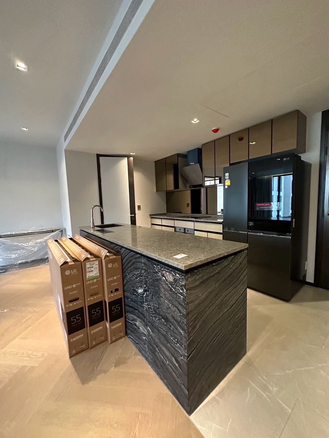 The Reserve 61 Hideaway / 3bed 158sqm Rent 200,000bath / low rise / 0632717888 Linephone whatapp wechat The Reserve 61 Hideaway / 3bed 158sqm Rent 200,000bath / low rise / 0632717888 Linephone whatapp wechat