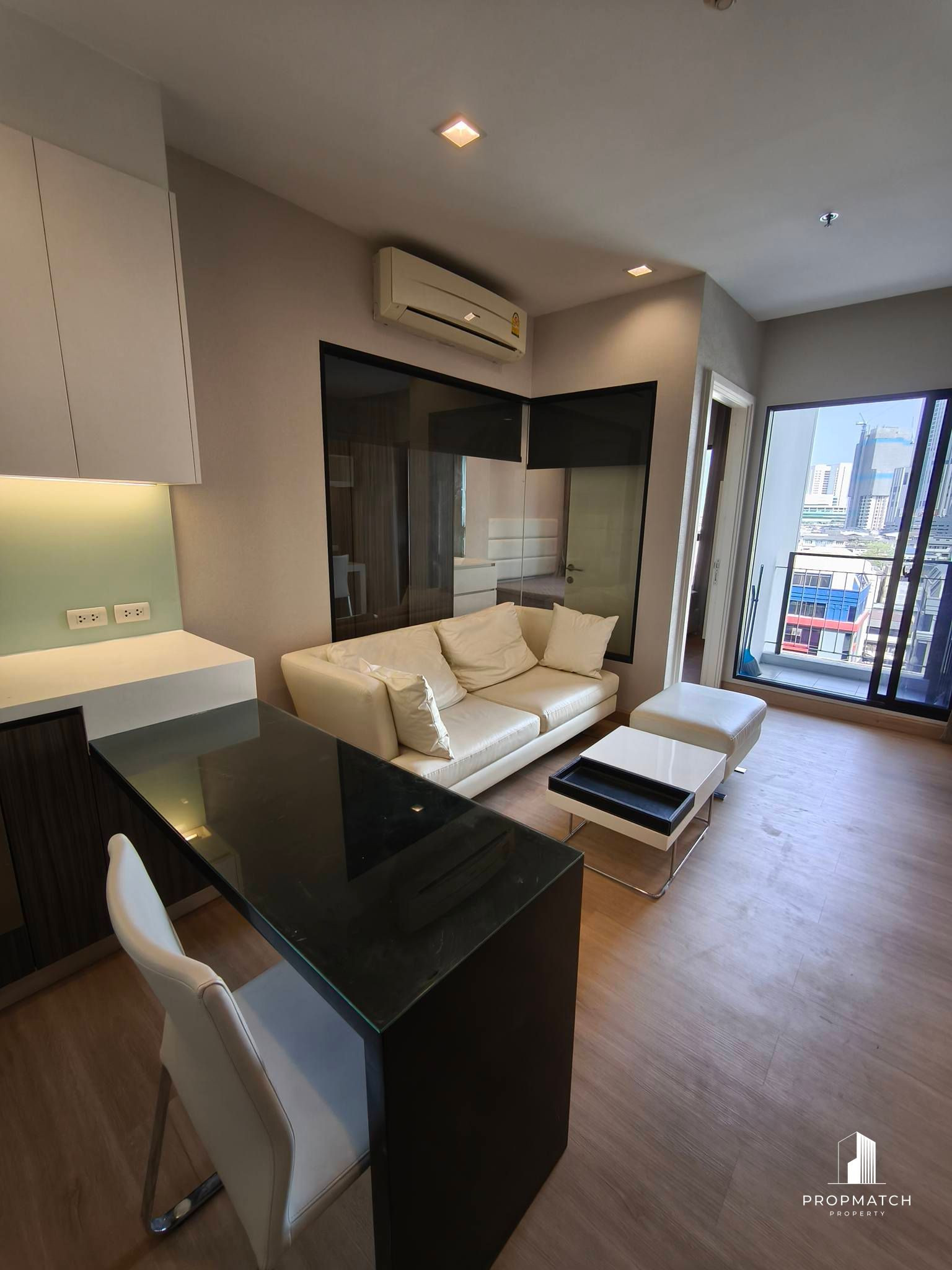 ✨Flash Deal ✨Urbano Absolute Sathon-Taksin ( 1Bed 1Bath 38SQM.) พร้อมอยู่ ! เพียง 3,550,000 บาท Tel.0981315848 @propmatch ✨Flash Deal ✨Urbano Absolute Sathon-Taksin ( 1Bed 1Bath 38SQM.) พร้อมอยู่ ! เพียง 3,550,000 บาท Tel.0981315848 @propmatch