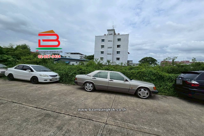 ที่ดินเปล่า เนื้อที่ 94 ตร.ว. เคหะร่มเกล้า ซอย 74 แยก 5 ถนนรามคำแหง แขวงมีนบุรี เขตมีนบุรี