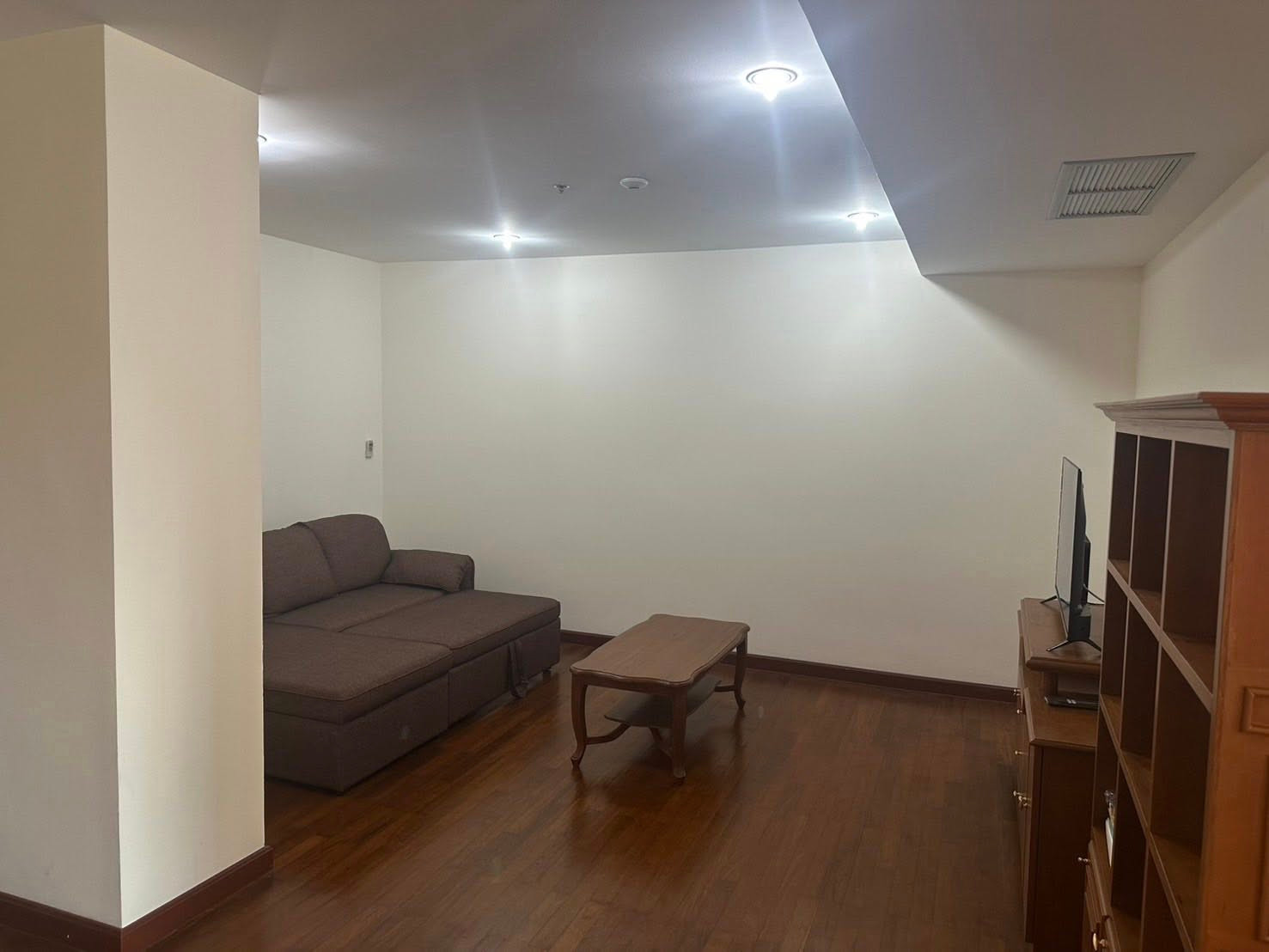 ST696/[For Rent] Luxury 2 bedroom condo in the heart of Lang Suan | High floor, beautiful view, 28th floor | Very large, 100 sq m, spacious and proportionate | Fully furnished, ready to move in immediately | Near BTS Chidlom and Lumpini Park | 50,000 baht