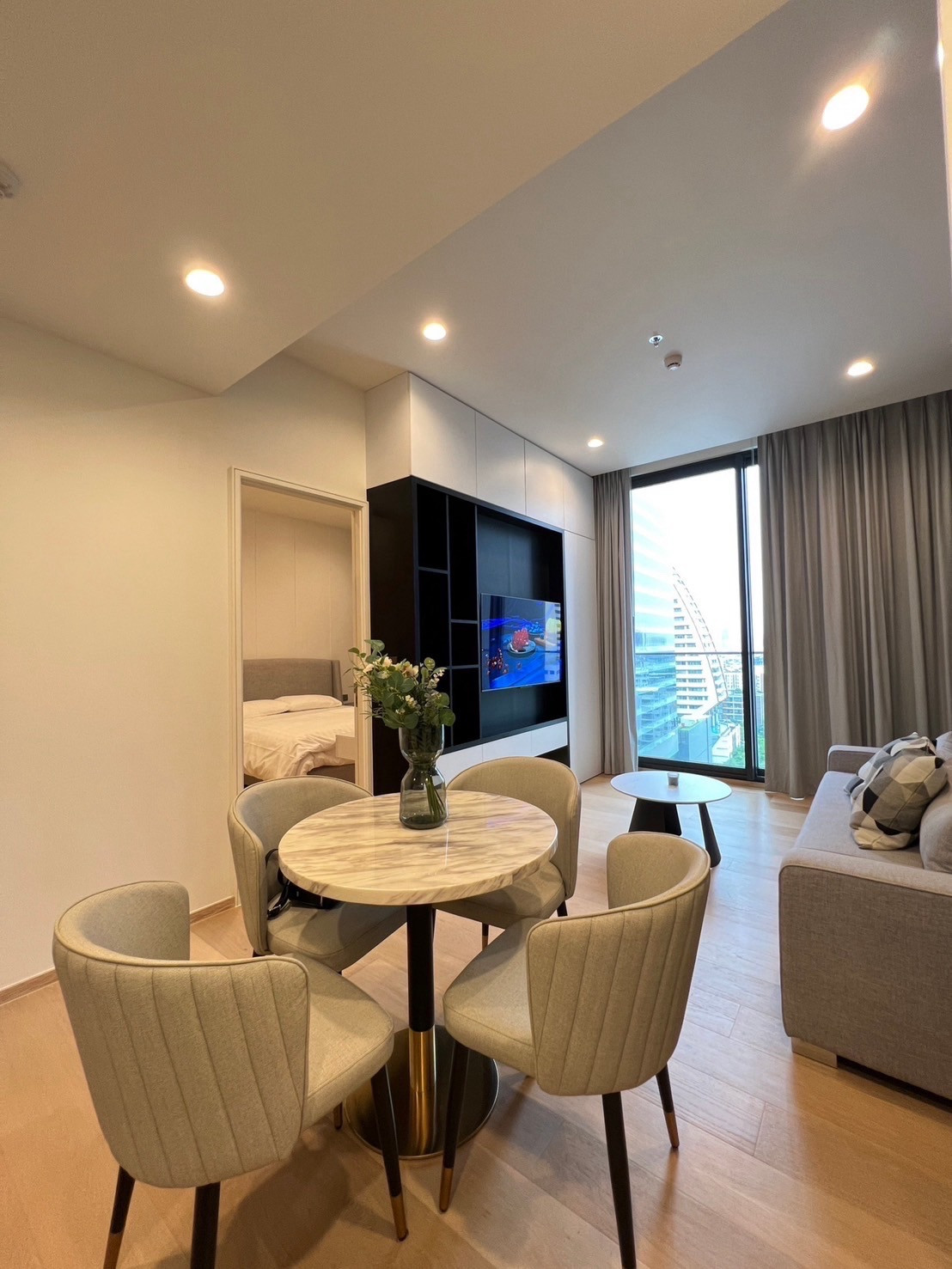 anil sathorn 12 / 1bed 45sqm For rent 39k / 0632717888 Linephone Whatapp Wechat