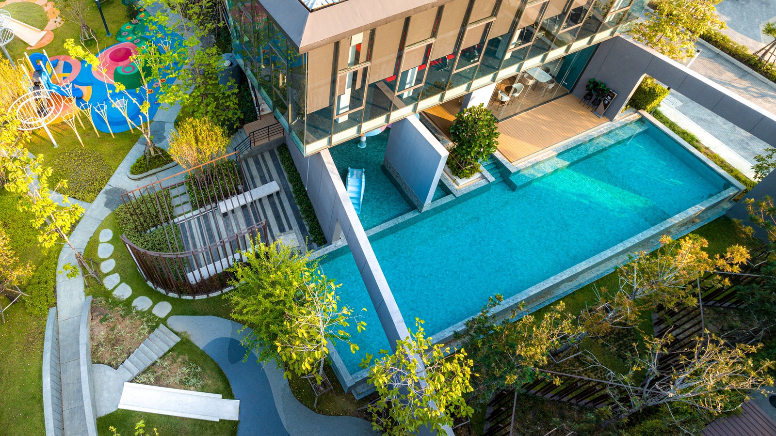 🔔 Experience the perfect blend of Brand New Luxury and nature at Altitude Kraf Bangna. Designed for every generation, this home is not  just a place to live—it’s where your family’s happiest moments happen.  👨‍👩‍👧‍👦 – รูปที่ 4