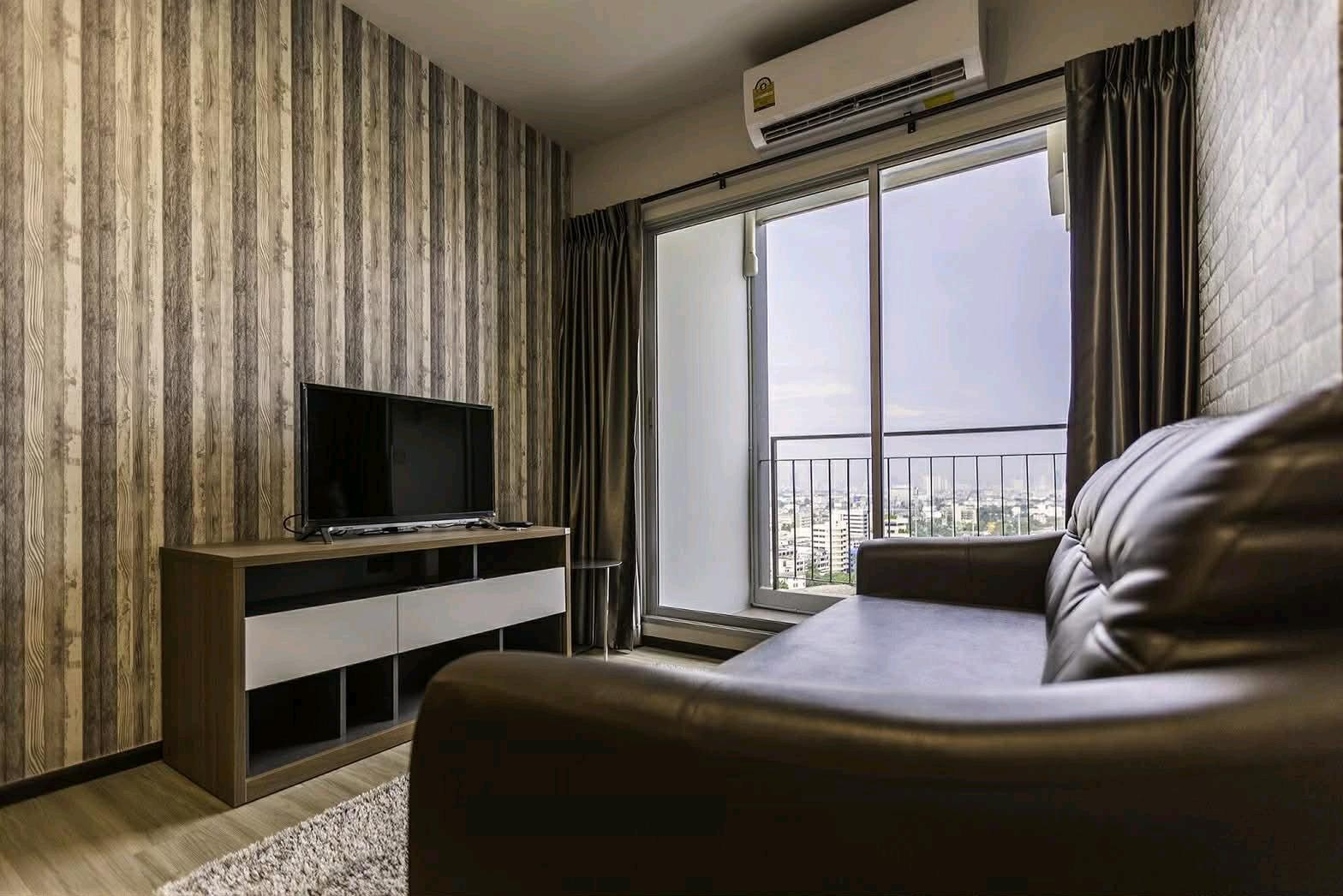 Electrical appliances are ready. There is a washing machine too!!! Condo for rent origins bangmod rama 2 size33sqm(1bedroom/1Bathroom) for 8,000 baht/month. Electrical appliances are ready. There is a washing machine too!!! Condo for rent origins bangmod rama 2 size33sqm(1bedroom/1Bathroom) for 8,000 baht/month.