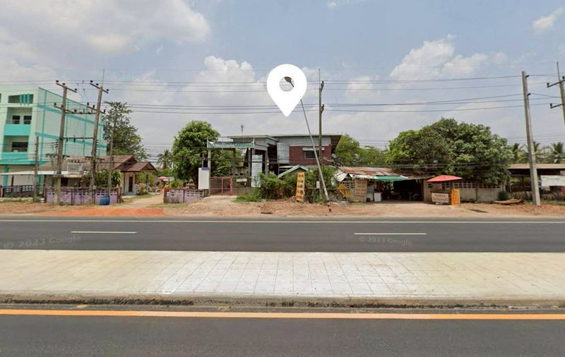 House for sale next to Chaiyaphum-Sikhio Road, opposite MG Car Center, with house for operating a shop, area 107.8 square wah, Nong Na Saeng Subdistrict, Mueang Chaiyaphum District, Chaiyaphum Province. House for sale next to Chaiyaphum-Sikhio Road, opposite MG Car Center, with house for operating a shop, area 107.8 square wah, Nong Na Saeng Subdistrict, Mueang Chaiyaphum District, Chaiyaphum Province.