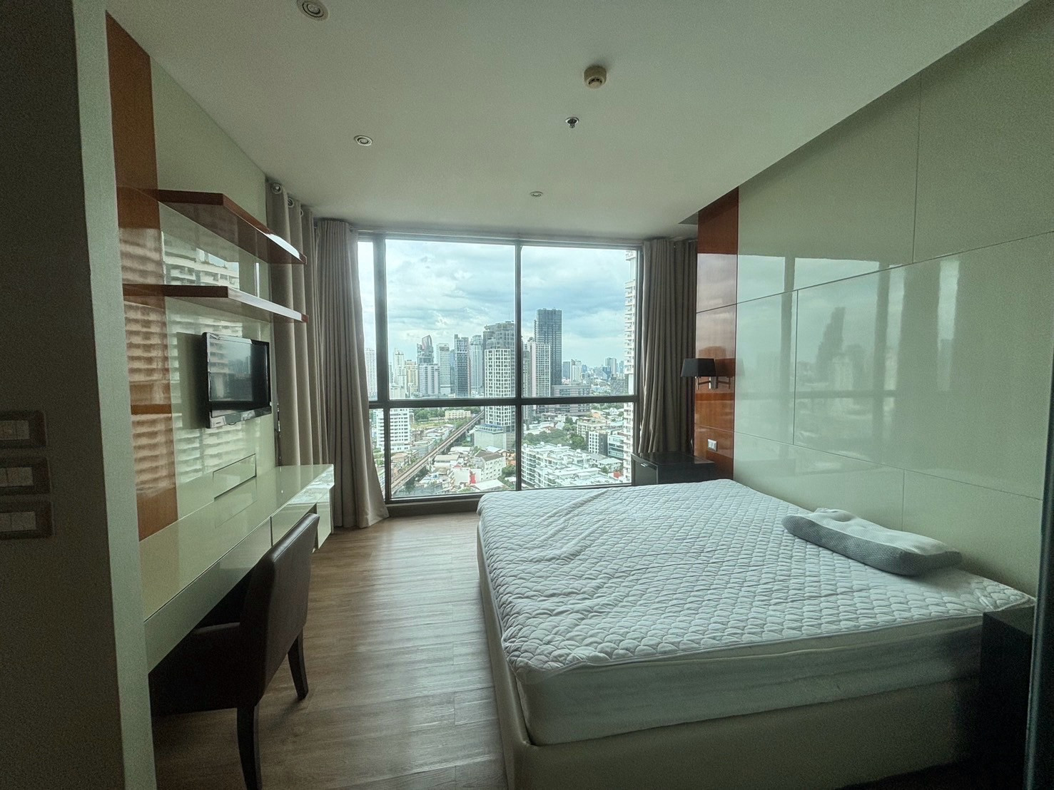 Address sukhumvit 28 / 2bed 40k / 0632717888 Address sukhumvit 28 / 2bed 40k / 0632717888
