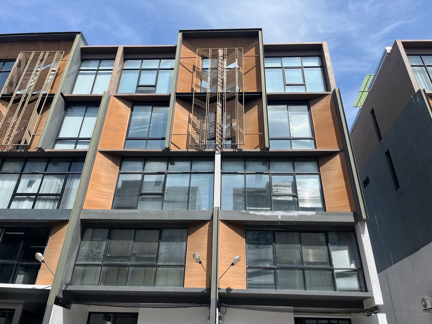 ✨ The Pride Sukhumvit 77 (อ่อนนุช 30) // (2 ยูนิต) ตึกใหญ่เชื่อมถึงกันภายใน ✨ The Pride Sukhumvit 77 (อ่อนนุช 30) // (2 ยูนิต) ตึกใหญ่เชื่อมถึงกันภายใน