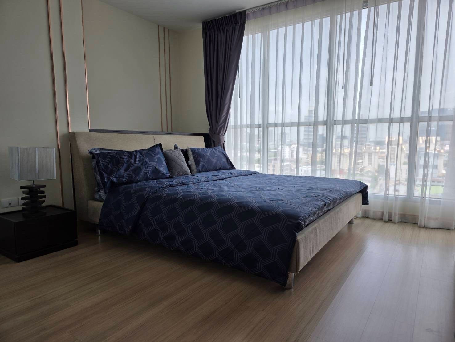For rent, 2 bedrooms, 1 bathroom, 55 sq m, corner room, price 24,000, contact 0808144488.