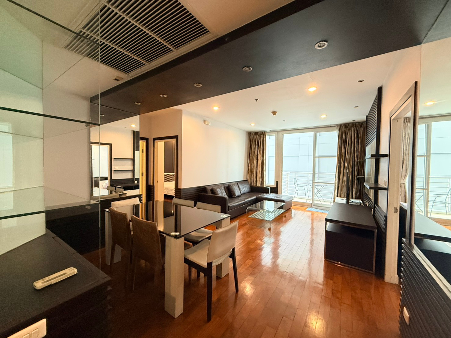 Siri Residence condo, good location, near BTS Phrom Phong, fully furnished, ready to move in.