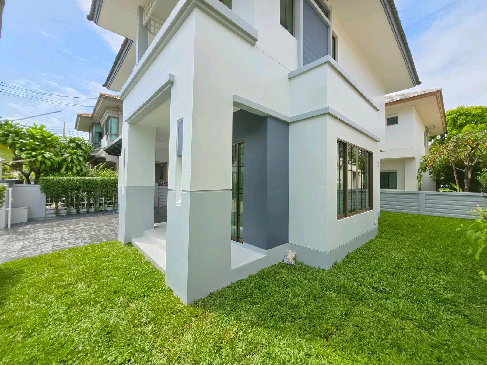 💫ขาย บ้านเดี่ยว บุราสิริ ราชพฤกษ์-แจ้งวัฒนะ💫🏡บ้านเดี่ยว 2 ชั้น รีโนเวทใหม่ พร้อมอยู่ ทำเลราชพฤกษ์-แจ้งวัฒนะ มีสนามหญ้ารอบบ้าน✨รีโนเวทใหม่ พร้อมอยู่✨บ้านหันหน้าทิศเหนือ แดดไม่ร้อน✨มีสนามหญ้าส่วนตัวรอบบ้าน เหมาะกับครอบครัวที่มีสัตว์เลี้ยง หรือชอบจัดสวน✨ค – รูปที่ 4