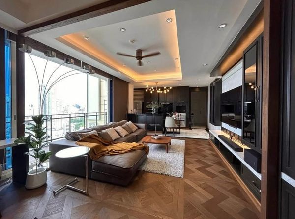 Royce Private Residence on Sukhumvit 31, 2 Bedrooms , High Floor , for RENT