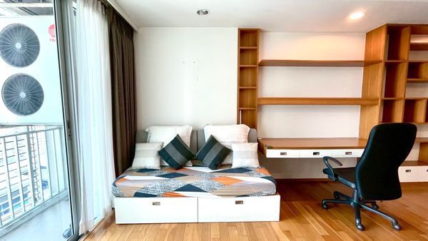 Urgent sale 🔥 The Line Phahonyothin Park A, large room size 50sqm, good position, beautiful layout, only 4.59 million baht. 📞If interested in viewing the project, call now 065-2614622 Tammy.