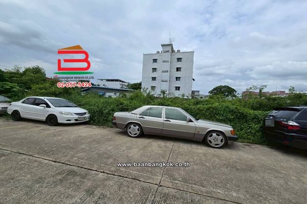 ที่ดินเปล่า เนื้อที่ 94 ตร.ว. เคหะร่มเกล้า ซอย 74 แยก 5 ถนนรามคำแหง แขวงมีนบุรี เขตมีนบุรี