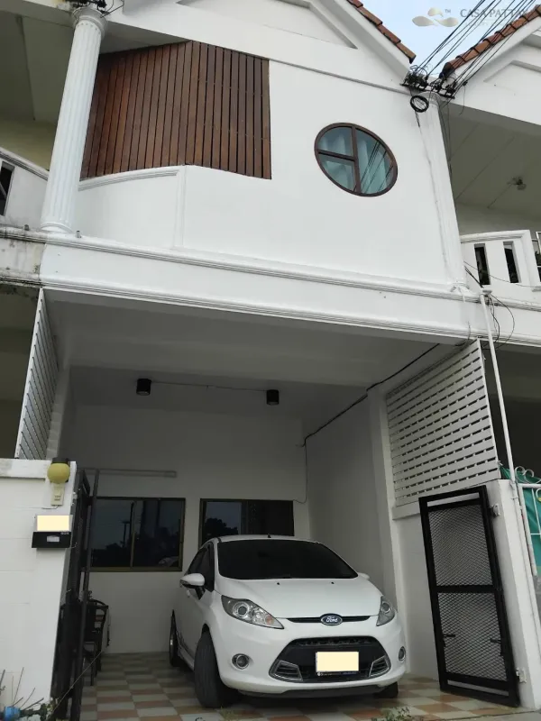 Investment! Townhouse with Tenant (Siam Country Club)