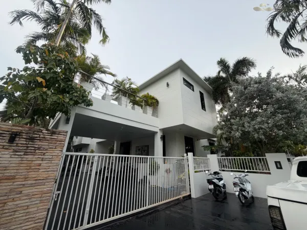 Pool Villa For Sale: Modern Contemporary Luxury Style