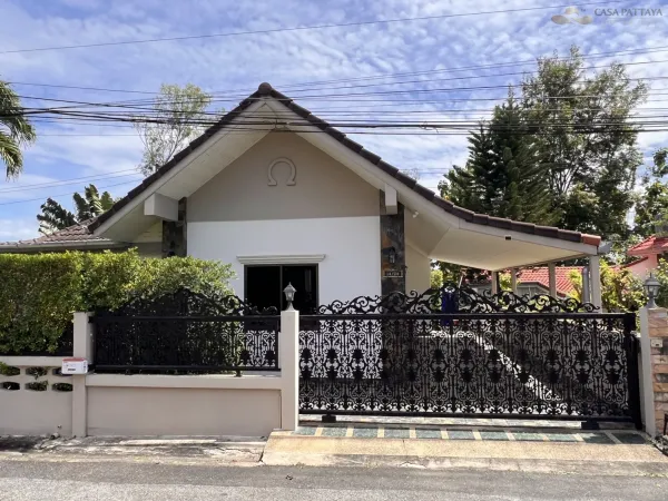 For Sale: Homie-Style Pool Villa in Pattaya Land and House Village