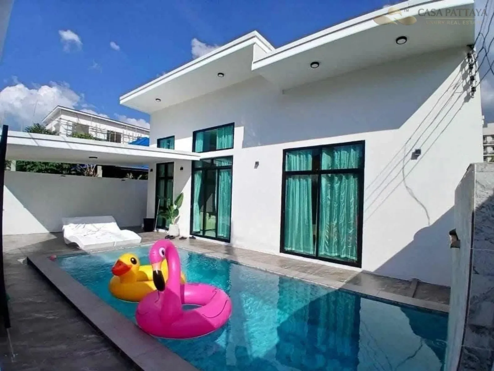 Urgent Sale: Luxury Pool Villa in Thappraya Soi 5 with Tenant Urgent Sale: Luxury Pool Villa in Thappraya Soi 5 with Tenant
