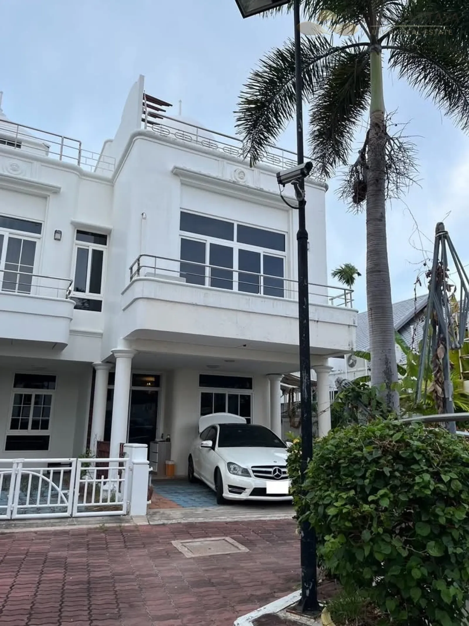ทาวน์เฮ้าส์ 3 ชั้น สำหรับขาย โครงการ Wongamart Exclusive Place