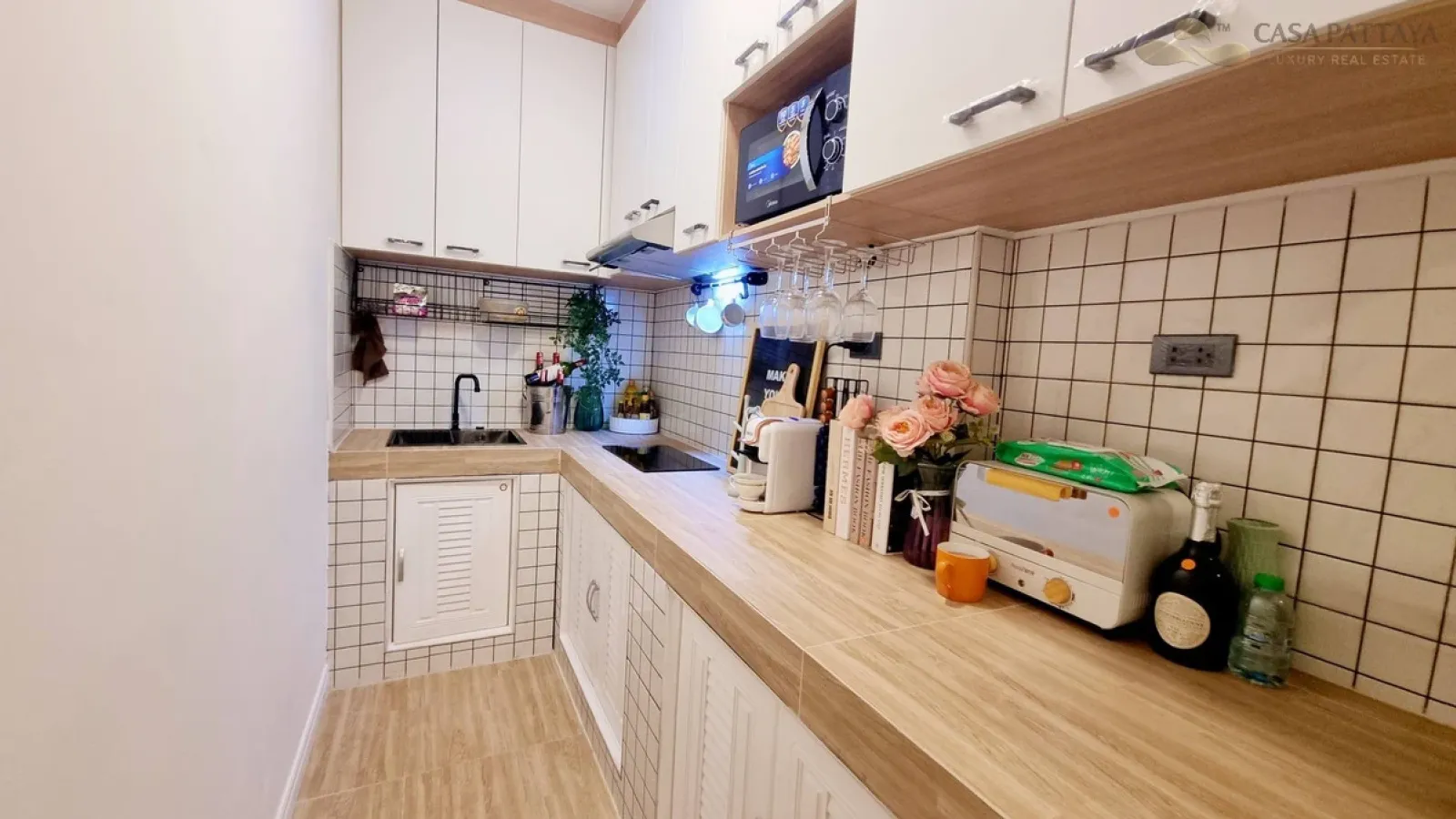 2-Story Minimalist Townhouse for Sale at Sukhumvit Soi 36, Pattaya