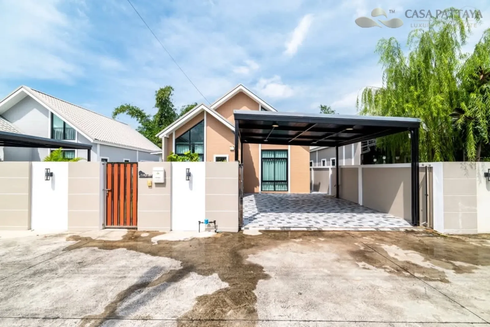 Modern Detached House in Siam Country Club For Sale Modern Detached House in Siam Country Club For Sale