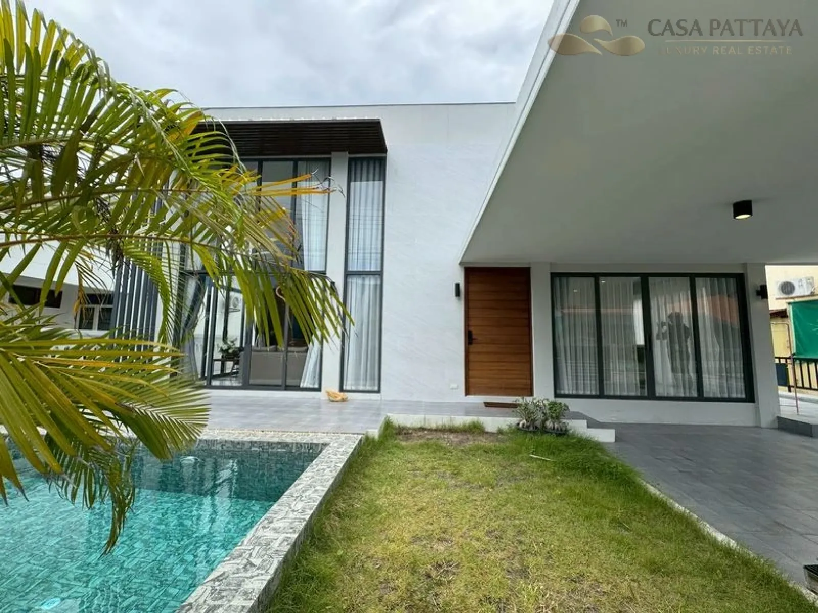 For Sale: Modern Luxury Private Pool Villa For Sale: Modern Luxury Private Pool Villa