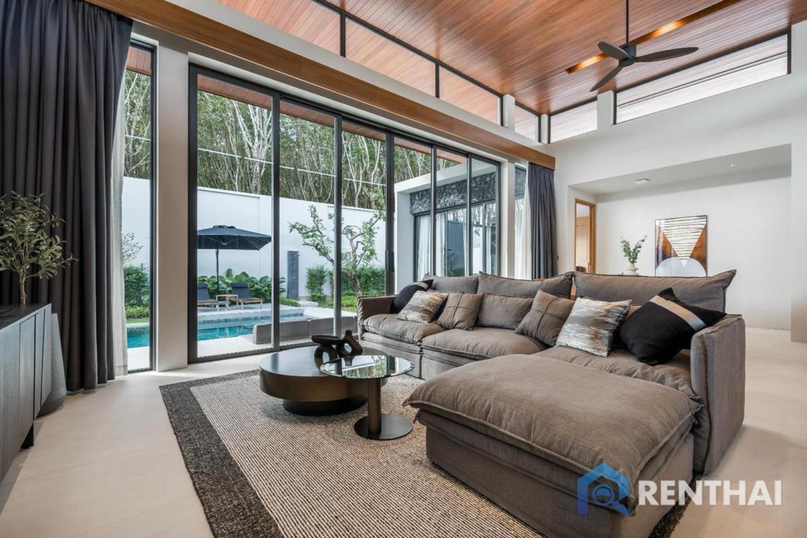 Luxury Villa in Phuket: Botanica Modern Loft