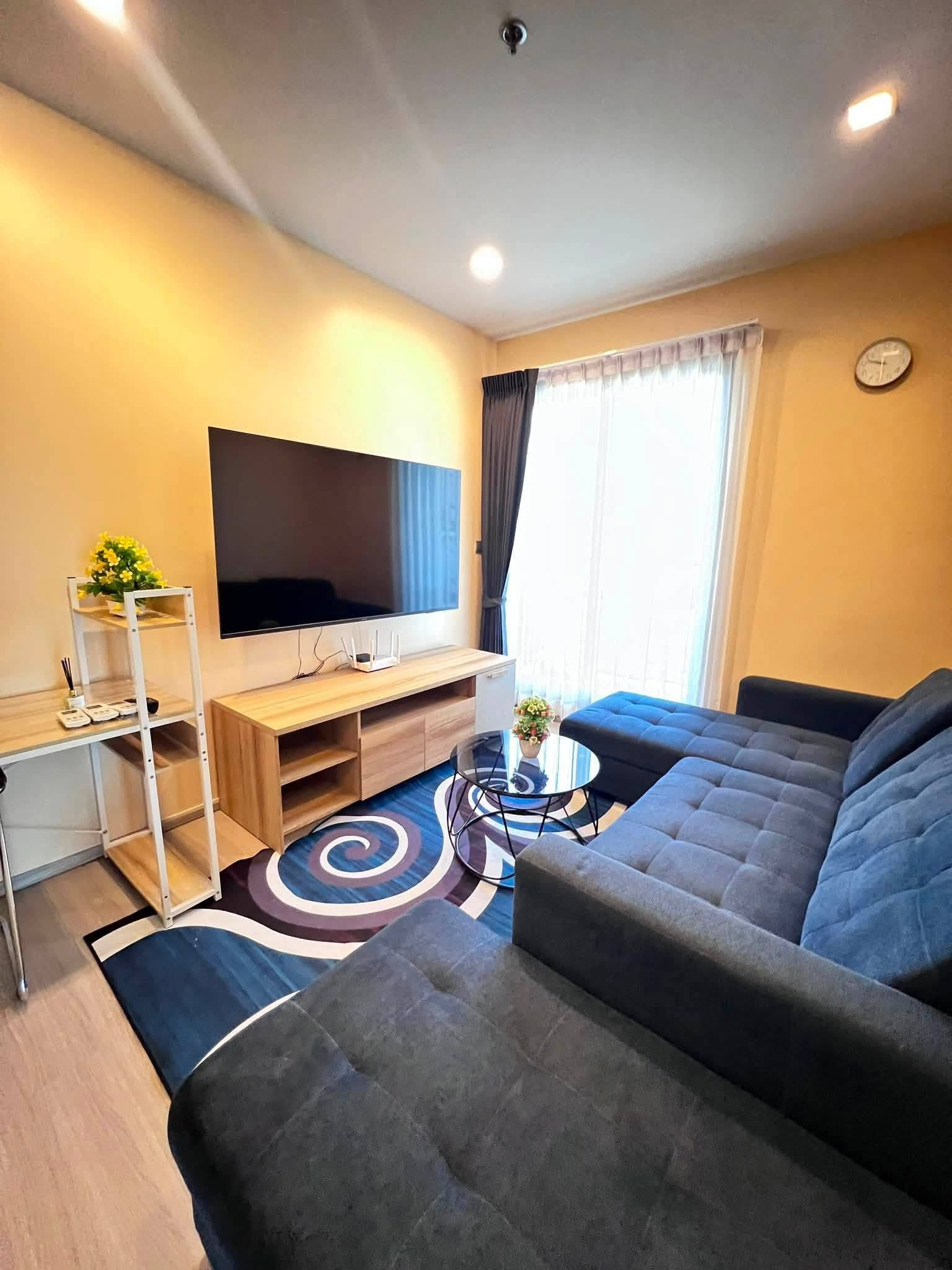 Life Asoke Hype for rent 64.5 sqm 2 beds 2 baths 43,000 per month 