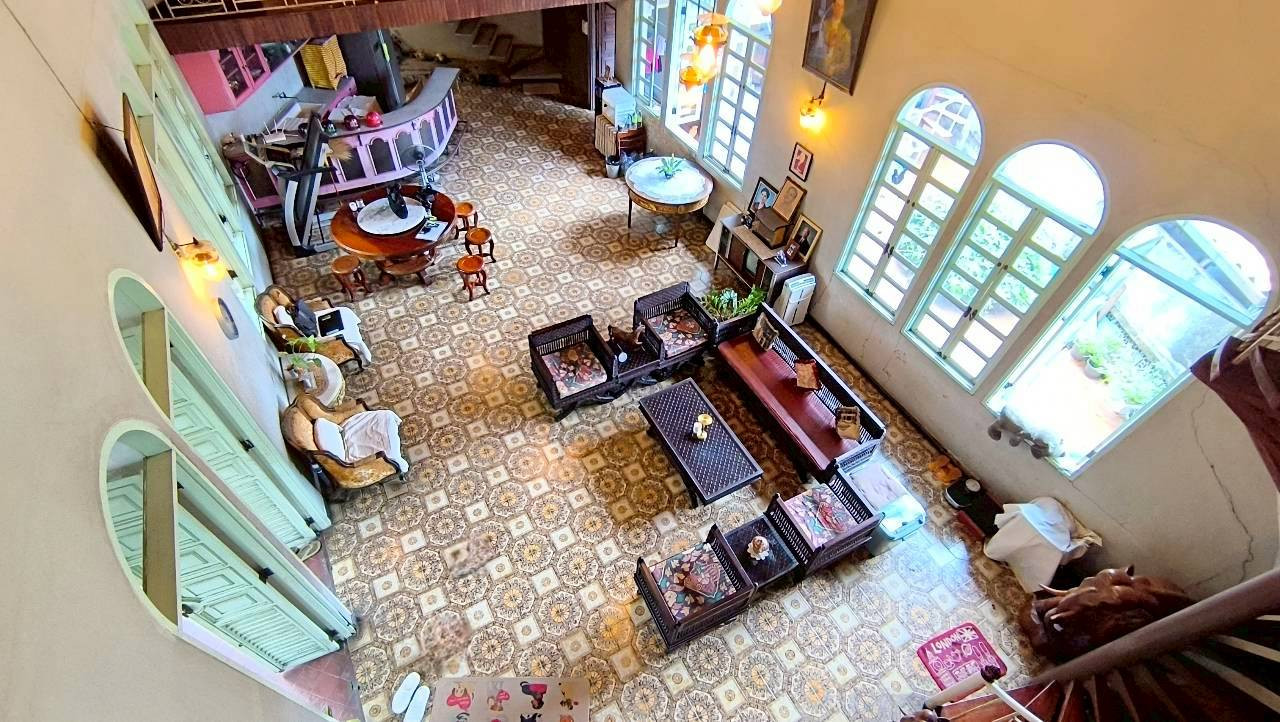Single house for sale, 202 square wah, Soi Phahon Yothin 24, near the BTS, near Central Lad Phrao, near 5 Lat Phrao intersection, prime location in the New CBD Phahon Yothin area, beautiful design house, Spanish style, beautiful, valuable, location diffic