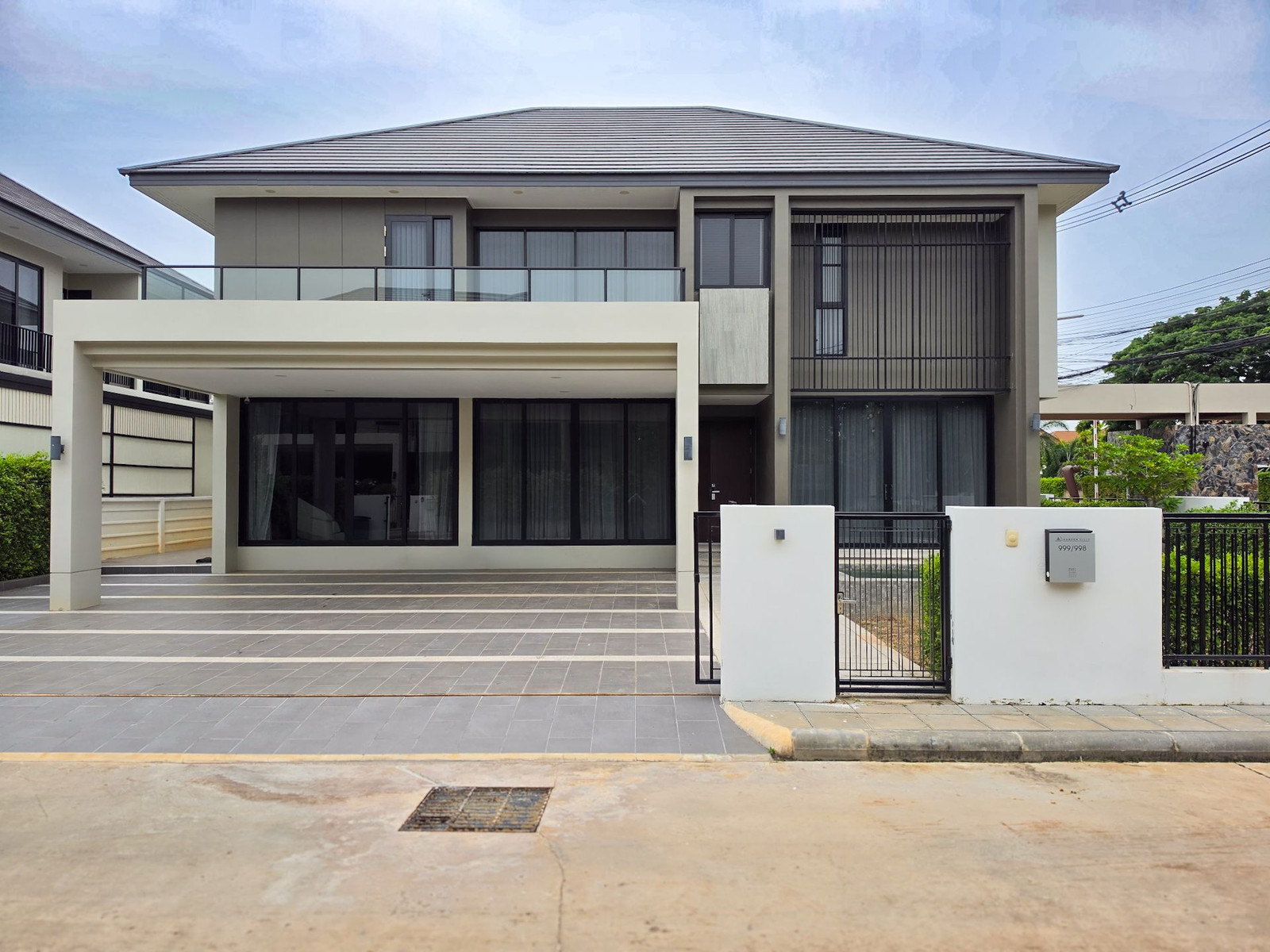 Luxury detached house for sale, 4 bedrooms, 5 bathrooms, 109.9 sq.wa, usable area 448 sq.m. | Chatpetch Luxury Customized, Lao Nadi Road, Khon Kaen Luxury detached house for sale, 4 bedrooms, 5 bathrooms, 109.9 sq.wa, usable area 448 sq.m. | Chatpetch Luxury Customized, Lao Nadi Road, Khon Kaen