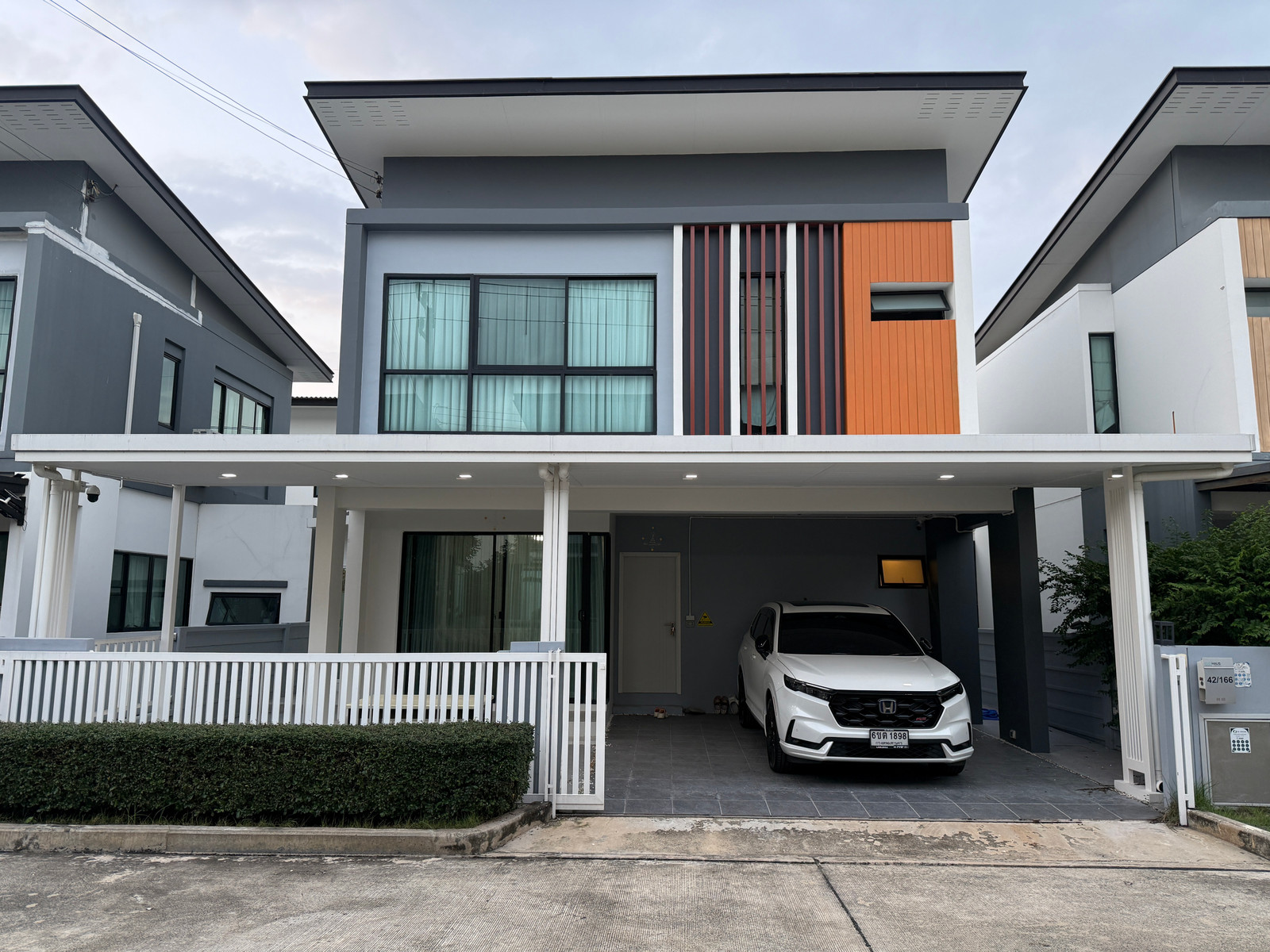 บ้านแฝดสไตล์บ้านเดี่ยว ECO HAUS วงแหวน-ลำลูกกา 3 ห้องนอน 3 ห้องน้ำ 1 ห้องครัว ต่อเติมพร้อมอยู่ แถมฟรี!! เฟอร์นิเจอร์ เครื่องปรับอากาศ บ้านแฝดสไตล์บ้านเดี่ยว ECO HAUS วงแหวน-ลำลูกกา 3 ห้องนอน 3 ห้องน้ำ 1 ห้องครัว ต่อเติมพร้อมอยู่ แถมฟรี!! เฟอร์นิเจอร์ เครื่องปรับอากาศ