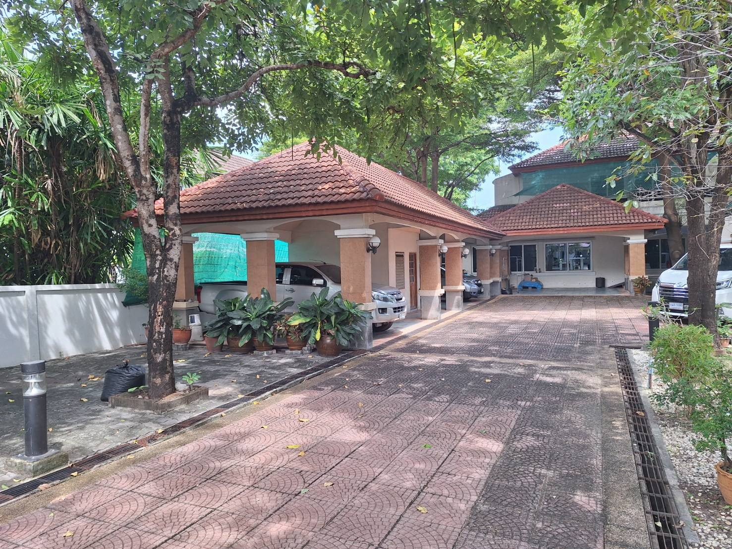 ขายบ้านเดี่ยวหรู โครงการลดาวัลย์ ศรีนครินทร์ พื้นที่ 1 ไร่ 56 ตร.ว. ราคา 78 ล้านบาท – รูปที่ 3