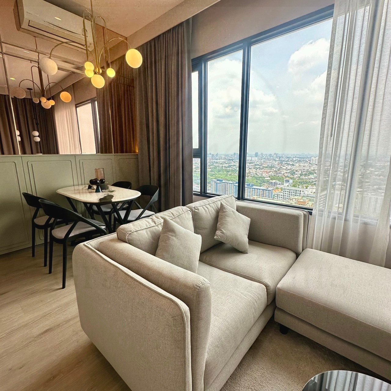 ขายคอนโด Knightsbridge Prime Onnut ห้องมุม ชั้นสูง วิวพาโนรามา พร้อมผู้เช่า