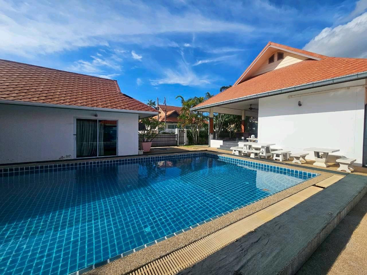 The Ville Jomtien (The Ville Jomtien) Pool Villa, South Pattaya, near the sea, Jomtien Beach. The Ville Jomtien (The Ville Jomtien) Pool Villa, South Pattaya, near the sea, Jomtien Beach.