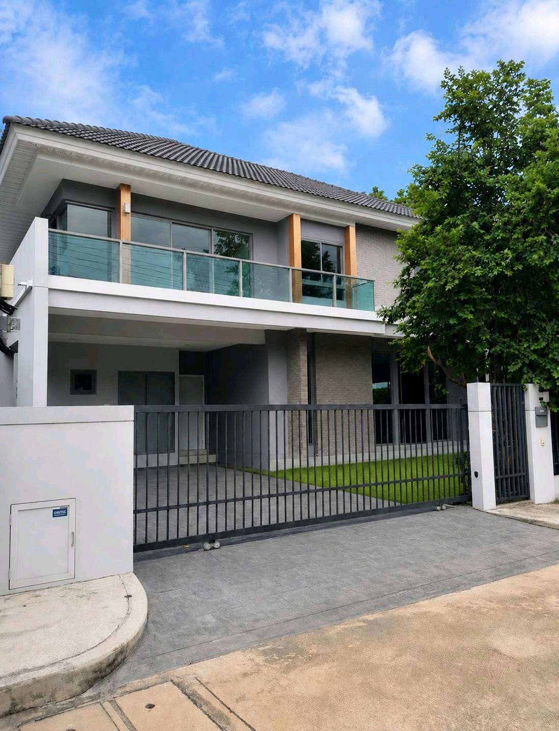 🔥🔥ปล่อยเช่า บ้านเดี่ยว หลังใหญ่ เนื้อที่ 68 ตรว. บนถนนหอการค้าไทย ใกล้ รร.นานาชาติ SISB – รูปที่ 2