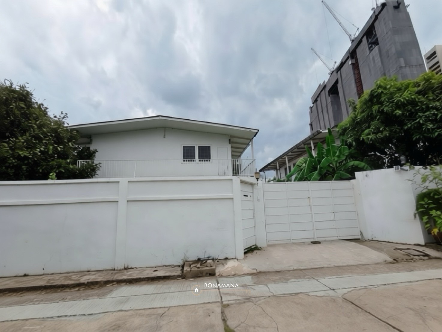 House for sale with land, Soi Ekkamai 22 (BTS Ekkamai 2.3km) House for sale with land, Soi Ekkamai 22 (BTS Ekkamai 2.3km)