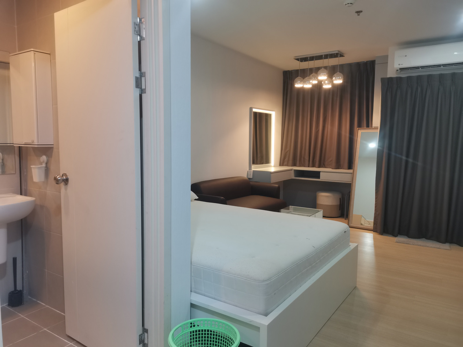 For rent, best price, Supalai Park Talat Phlu. Near BTS Talat Phlu, beautiful room, fully furnished, has a washing machine. Quick reply 0649742441 For rent, best price, Supalai Park Talat Phlu. Near BTS Talat Phlu, beautiful room, fully furnished, has a washing machine. Quick reply 0649742441