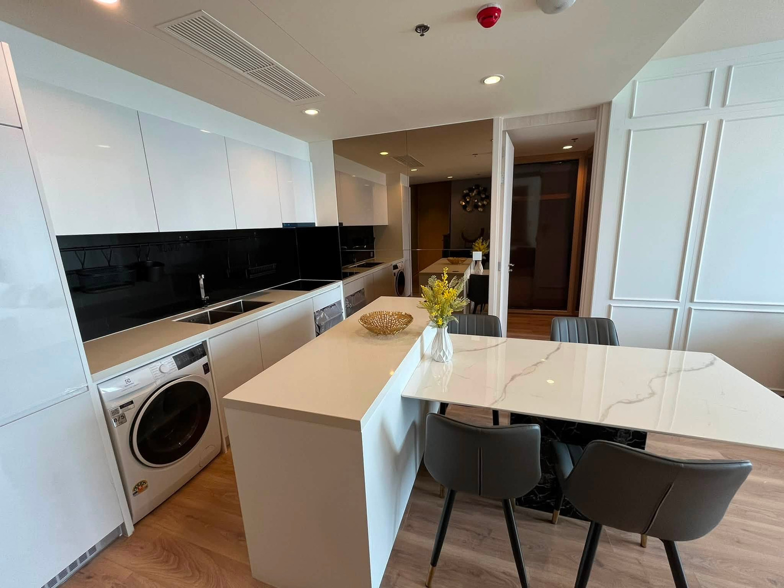 Noble Form Thonglor for rent 74 sqm 2 beds 2 baths 75,000 per month  – รูปที่ 4