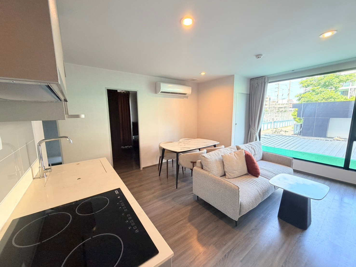 Spacious 2-Bedroom Condo for Rent | Ideo Mobi Sukhumvit 4