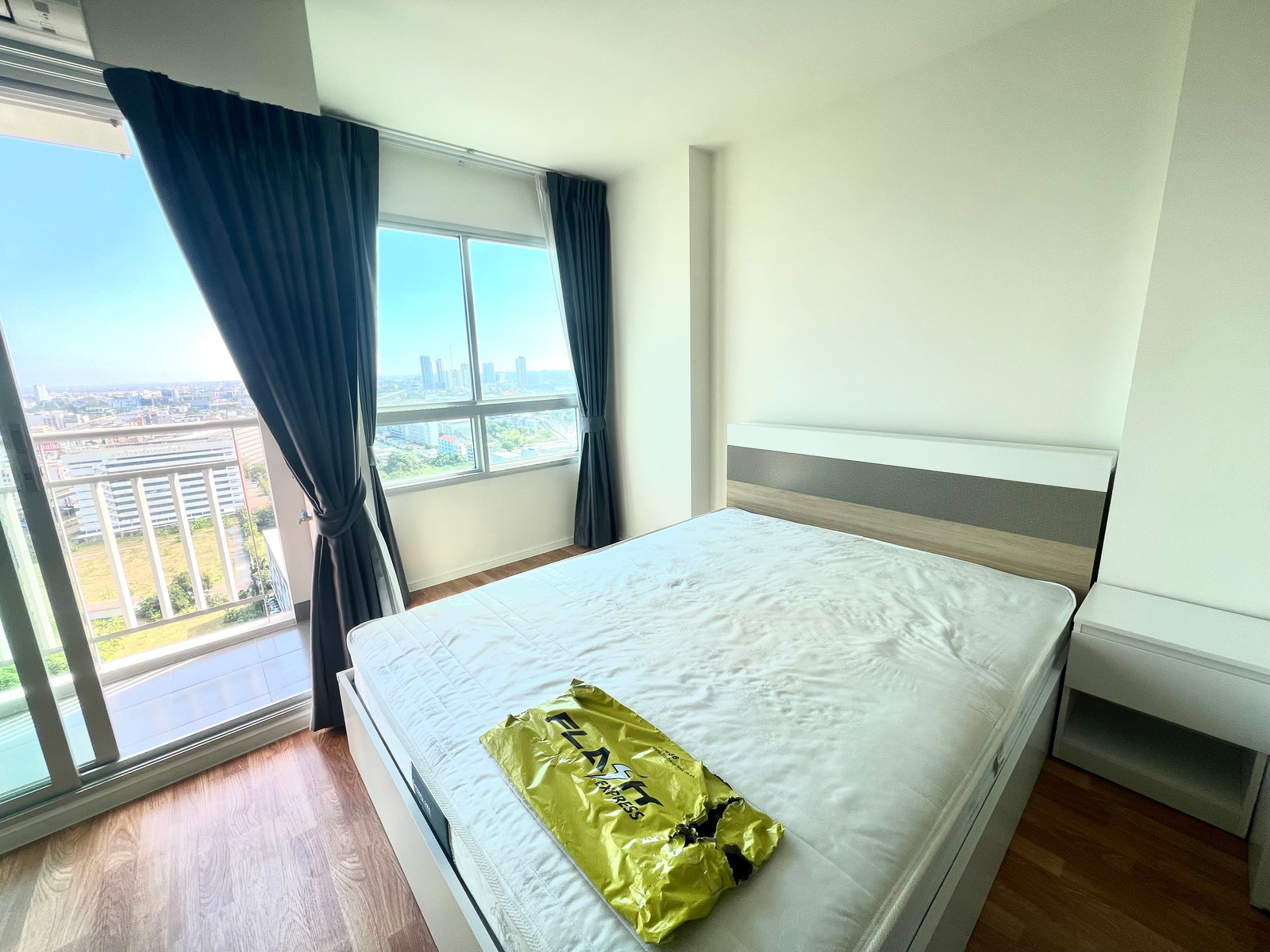 Urgent sale! hot !! Special price! Lumpini Ville Condo Pattanakarn - Srinakarin, near Kasem Bundit University, 1 bedroom, size 26.50 sq m., room ready to move in, convenient travel, Phatthanakan, New Petchaburi Road, Srinakarin, Rama 9, Sukhumvit, Thai-Ja Urgent sale! hot !! Special price! Lumpini Ville Condo Pattanakarn - Srinakarin, near Kasem Bundit University, 1 bedroom, size 26.50 sq m., room ready to move in, convenient travel, Phatthanakan, New Petchaburi Road, Srinakarin, Rama 9, Sukhumvit, Thai-Ja