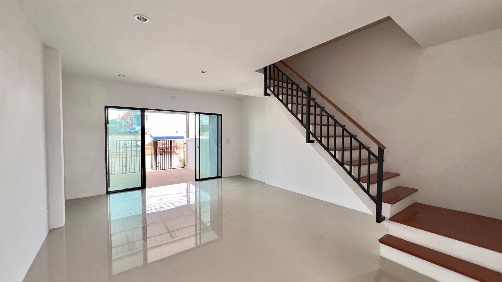 ขายทาวน์เฮ้าส์ 2ชั้น หลังริม รังสิต-นครนายกคลอง8 – รูปที่ 3