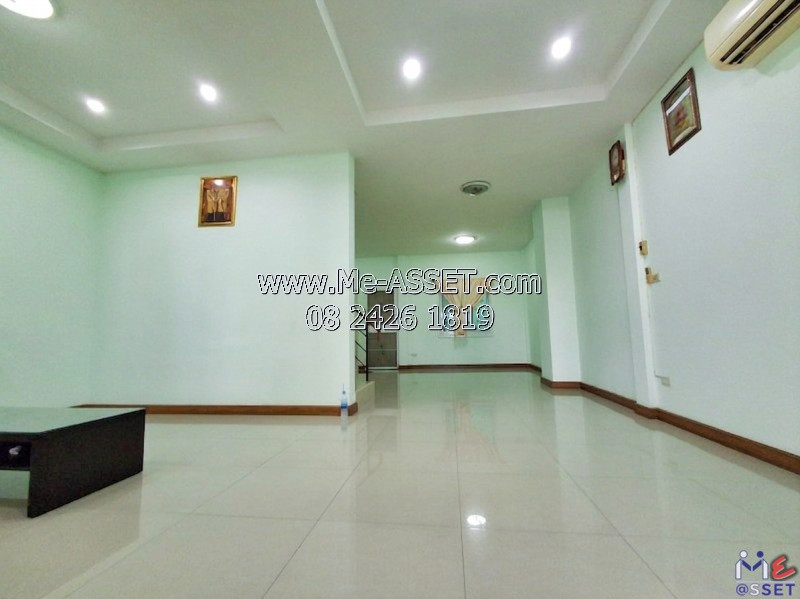 Renovated townhome for sale in Krathum Baen, Phutthasakhon area. Easy access to Setthakit Road and Phutthamonthon Sai 4. Close to Lotus's Krathum Baen and Kamphaeng Phet Akkarayothin Camp. 🏘️The Money Village : 2-story, 25.5 sq.wah (NN-91444) – รูปที่ 3