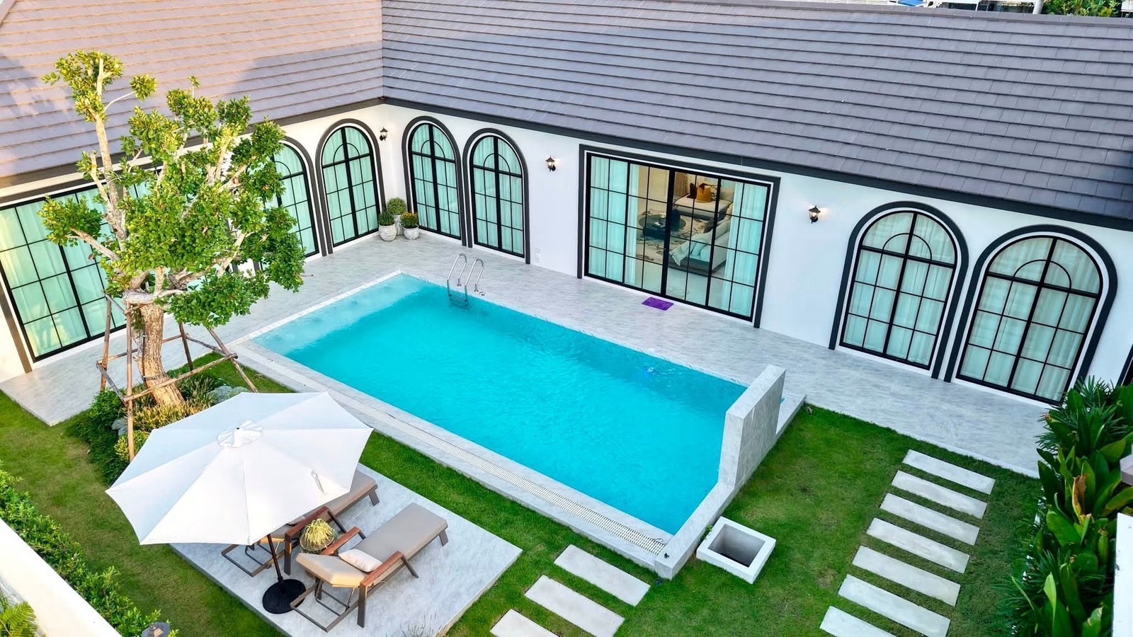 Luxury pool villa Pattaya Mabprachan Siam Country club 1 rai near international school investment property 4 bedrooms 5 bathrooms modern classic 32,900,000 Baht