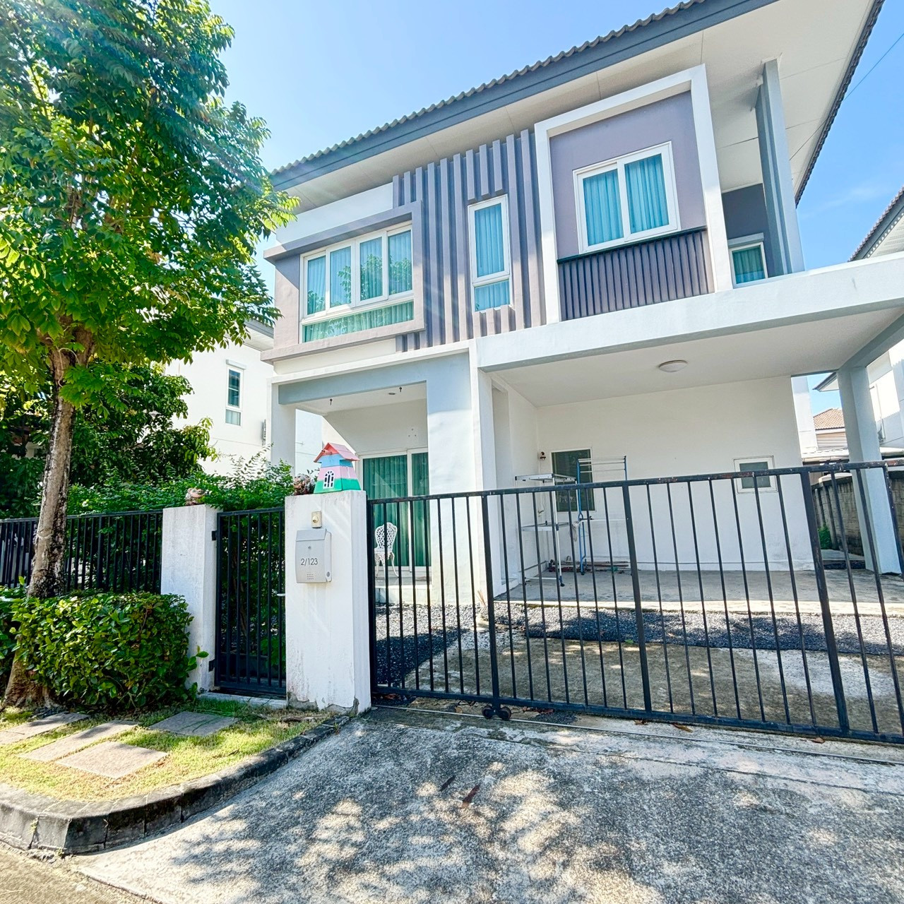 ขายบ้านแฝด 3 ห้องนอน 3 ห้องน้ำ  โครงการ อิคอนเนอเจอร์ รามอินทรา 109 บ้านสวย น่าอยู่ ใกล้รถไฟฟ้าสายสีชมพูสถานีบางชัน