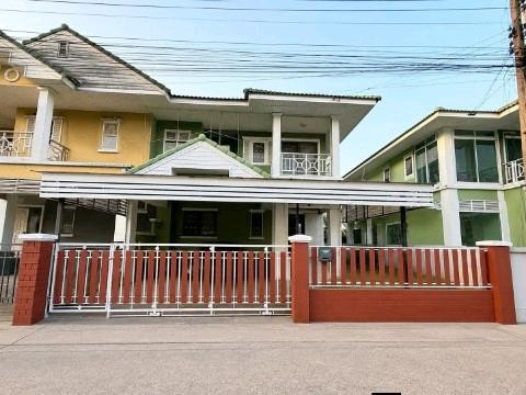Urgent sale!! 2-story semi-detached house, good location in the heart of Chonburi.
Maneekaw Village 

Saensuk Rd.