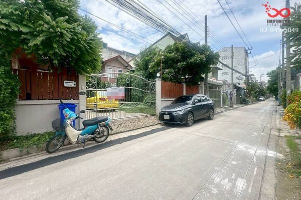 2-story detached house for sale, 99 sq m, Lat Phrao 80, near MRT Lat Phrao 71.