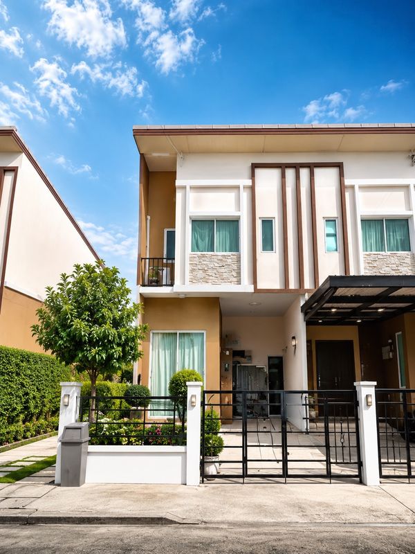 ขายทาวน์โฮมหลังมุม หมู่บ้าน Pleno เพชรเกษม 81 รีโนเวทใหม่ พร้อมอยู่!