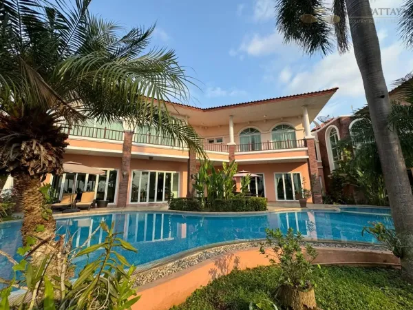 ขาย/เช่า คฤหาสน์หรูสไตล์พูลวิลล่า ใน Phoenix Gold Pattaya